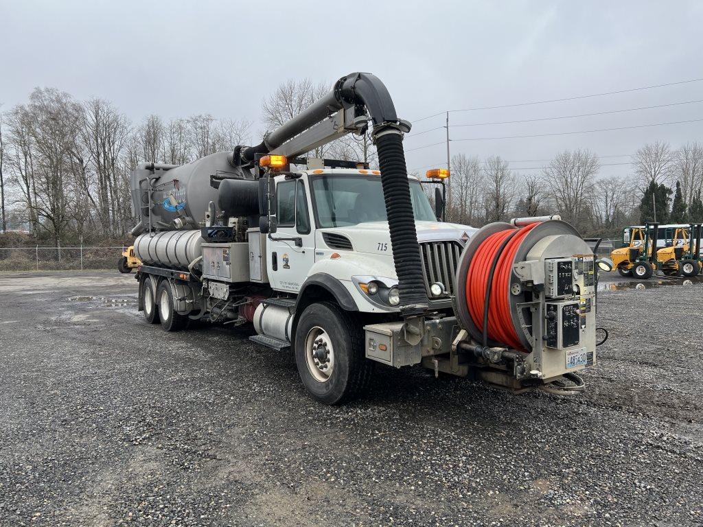 2011 Vactor 2100 Plus Vacuum Truck