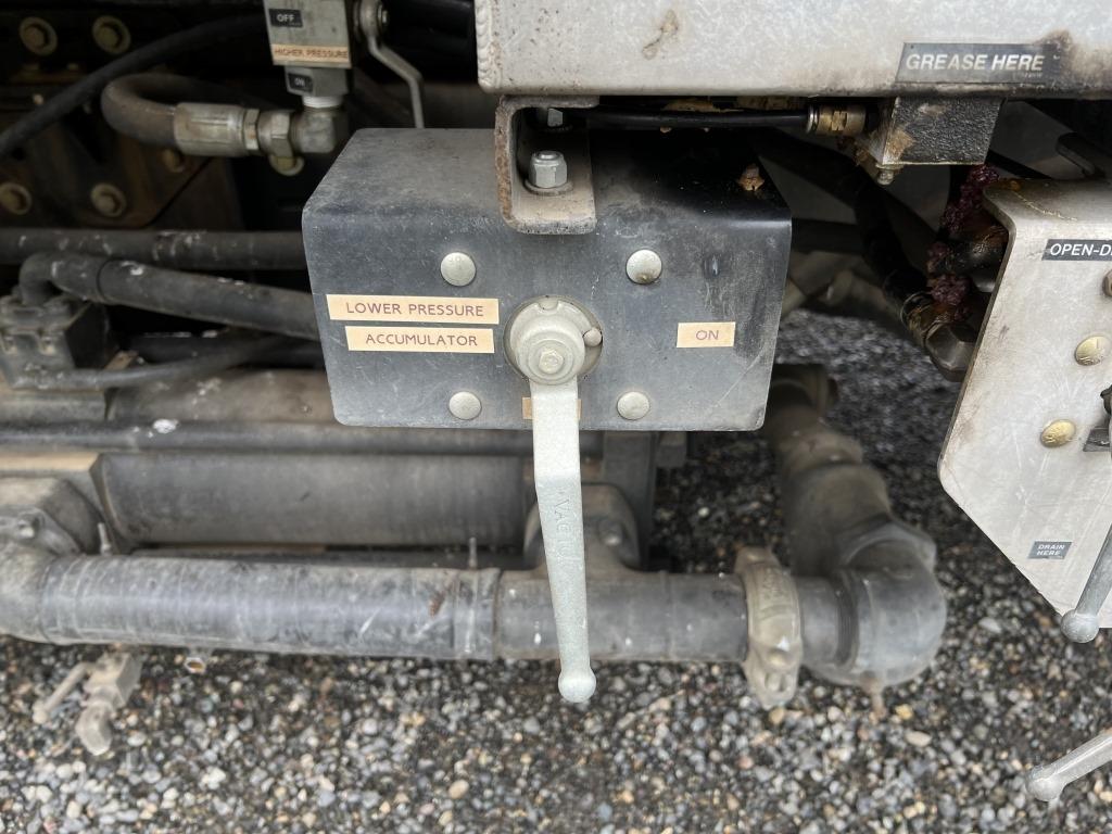2011 Vactor 2100 Plus Vacuum Truck