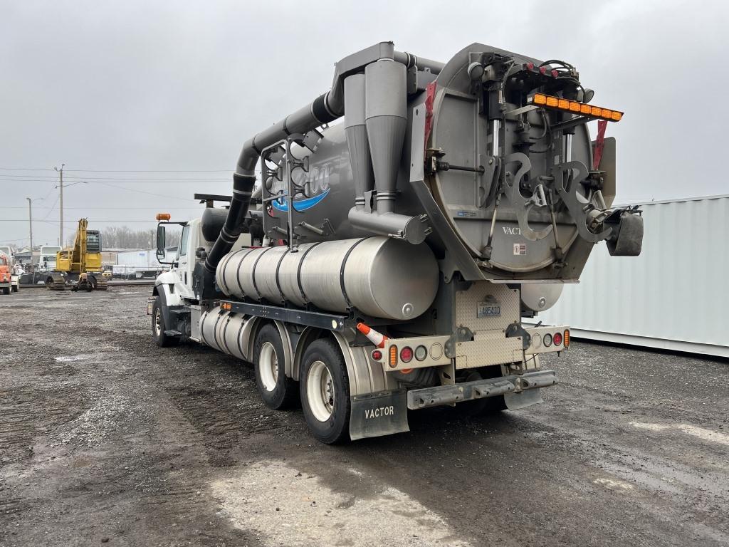 2011 Vactor 2100 Plus Vacuum Truck