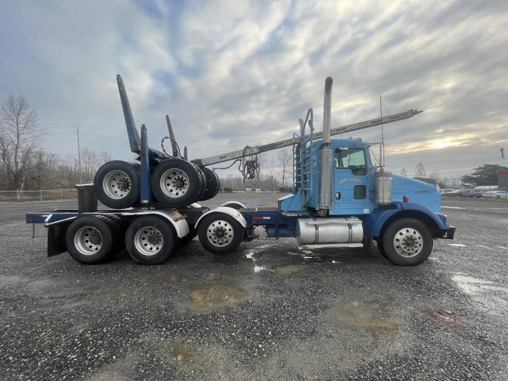 2004 Kenworth T800 Tri-Axle Log Truck