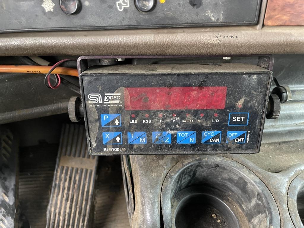 2004 Kenworth T800 Tri-Axle Log Truck