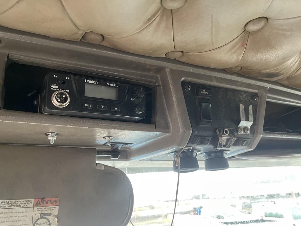 2004 Kenworth T800 Tri-Axle Log Truck