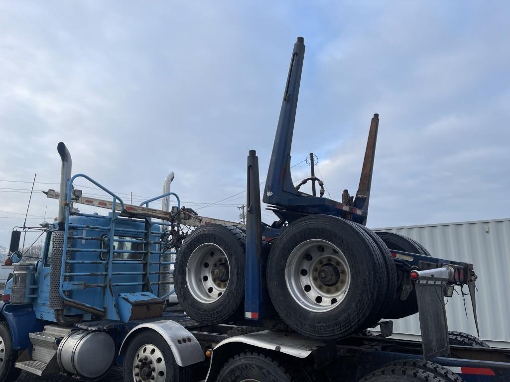 2004 Kenworth T800 Tri-Axle Log Truck