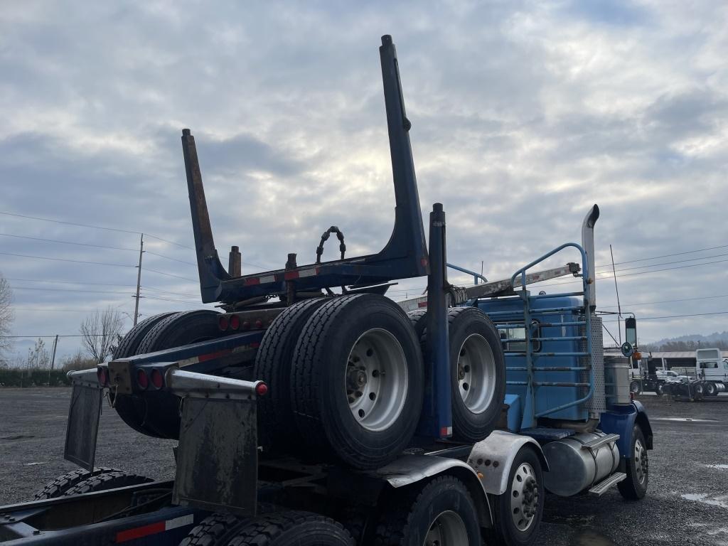 2004 Kenworth T800 Tri-Axle Log Truck
