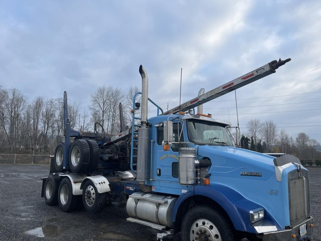 2004 Kenworth T800 Tri-Axle Log Truck