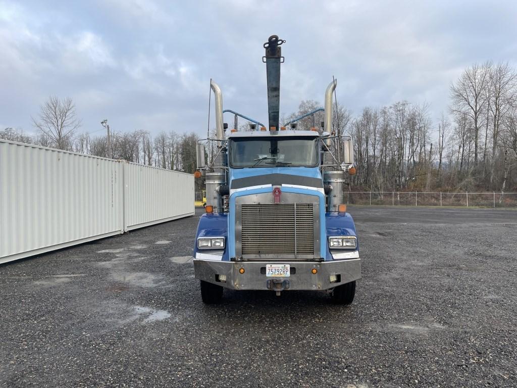 2004 Kenworth T800 Tri-Axle Log Truck