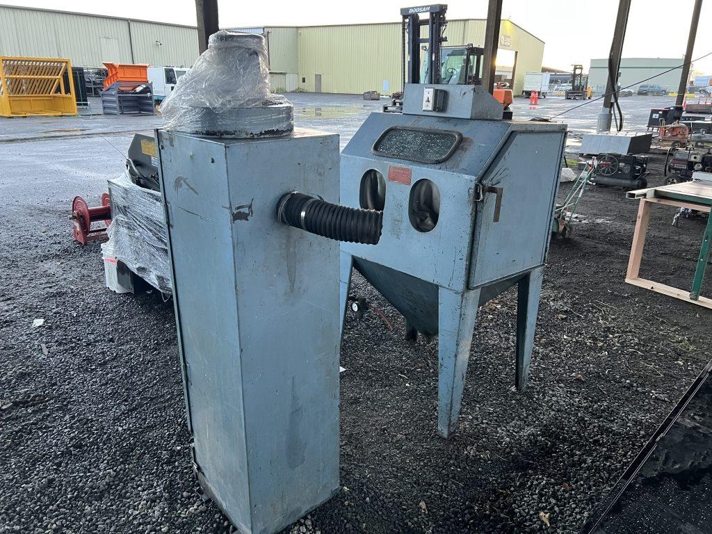 Universal Sand Blasting Cabinet