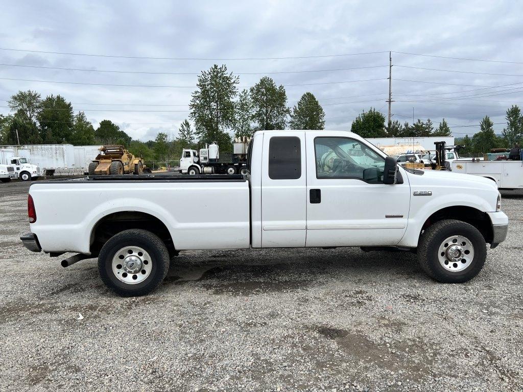 2006 Ford F250 SD XLT 4x4 Extra Cab Pickup