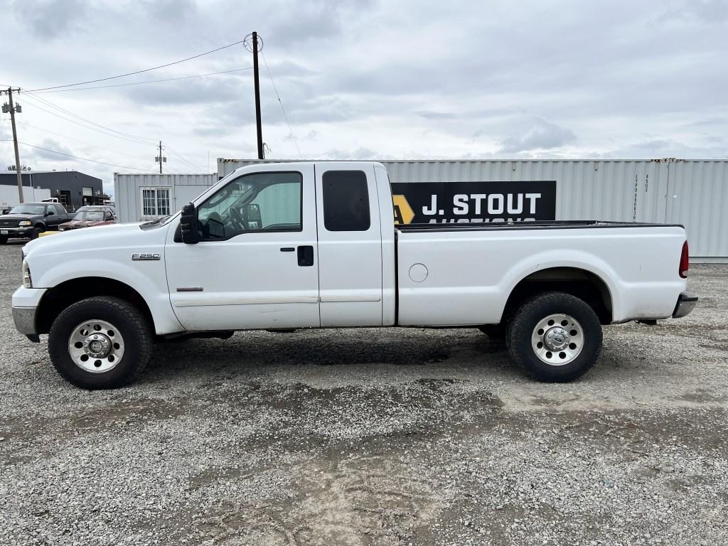 2006 Ford F250 SD XLT 4x4 Extra Cab Pickup