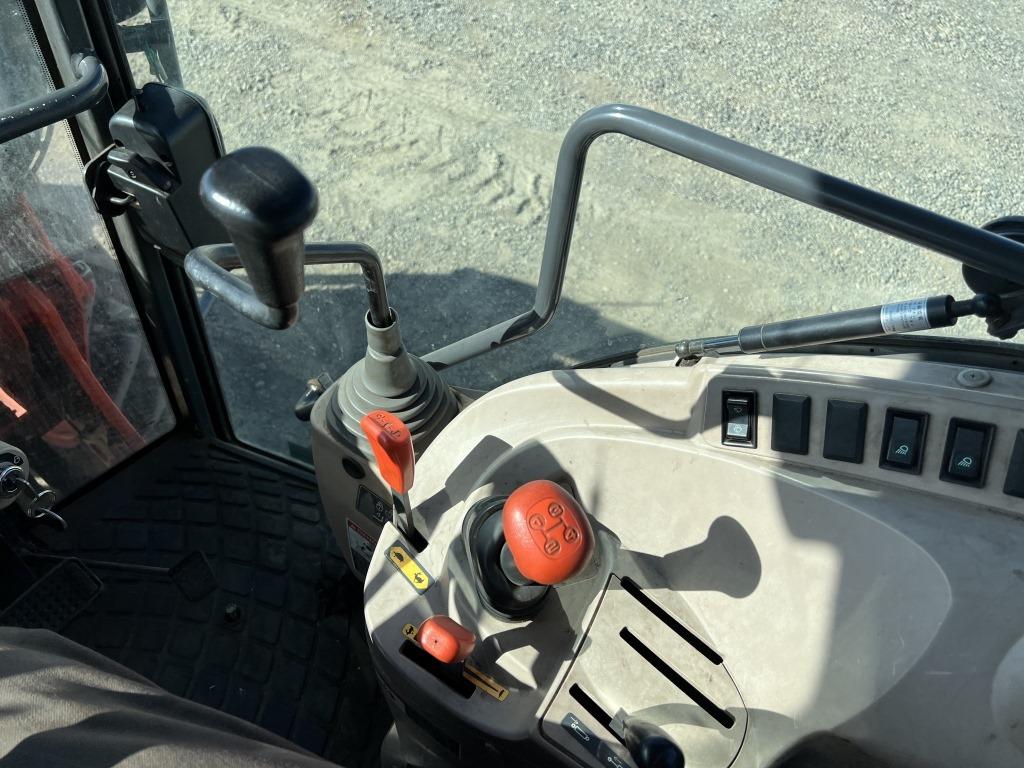 2008 Kubota M6040D Ag Tractor