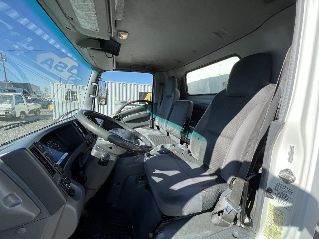 2009 Isuzu NQR Box Truck