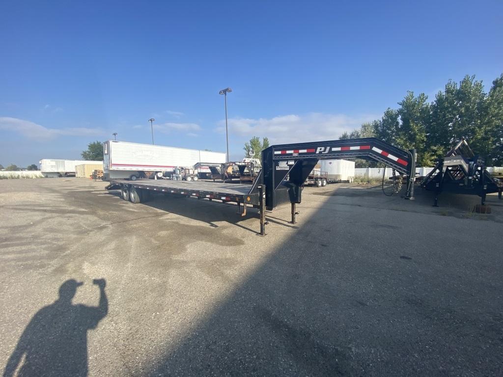 2015 PJ T/A Gooseneck Equipment Trailer