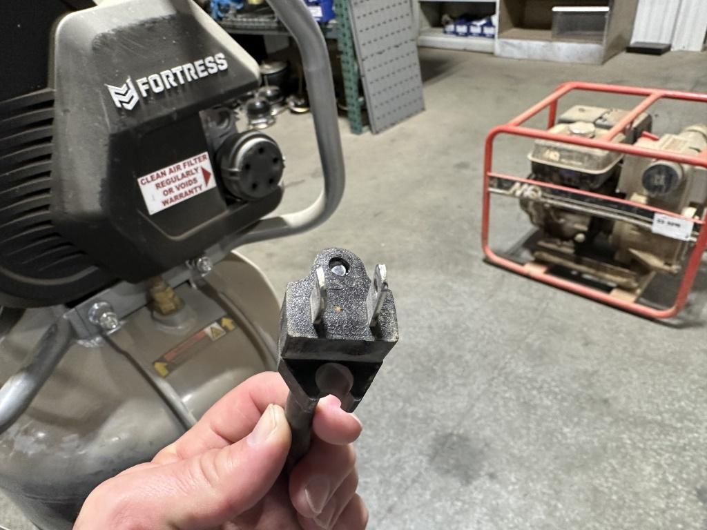 Fortress 200 psi Air Compressor