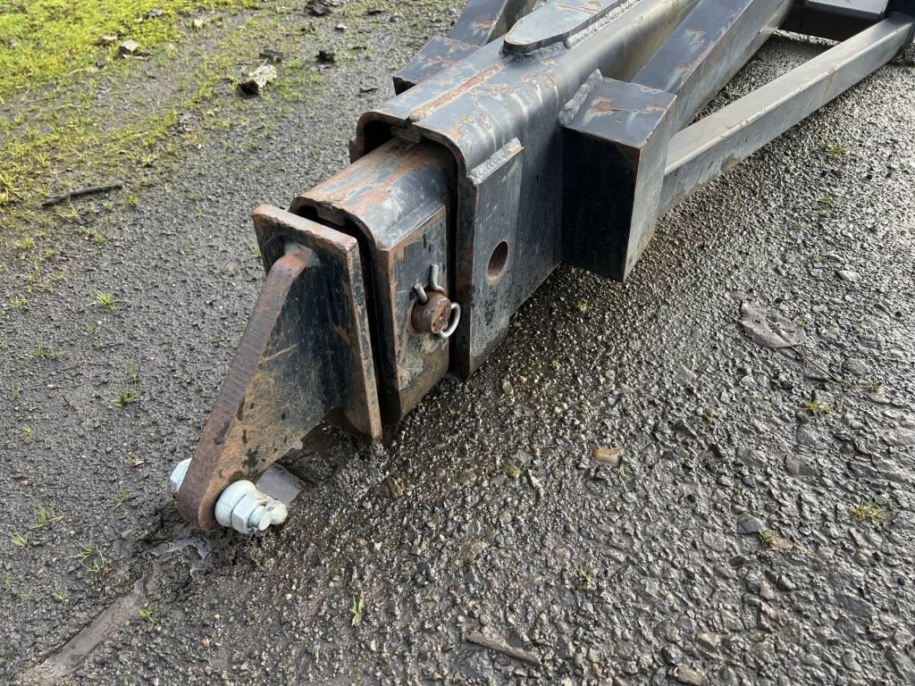 Caterpillar Truss Boom Attachment