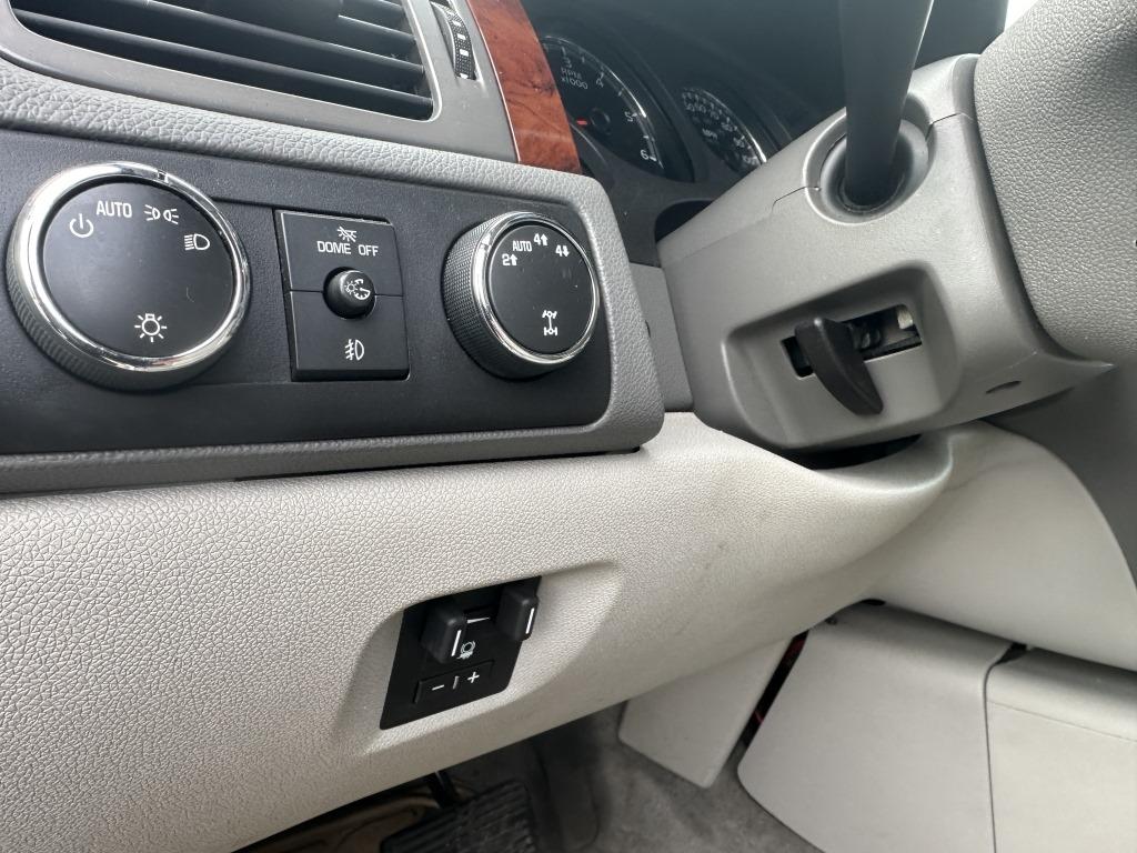 2011 Chevrolet Suburban LT 4x4 SUV