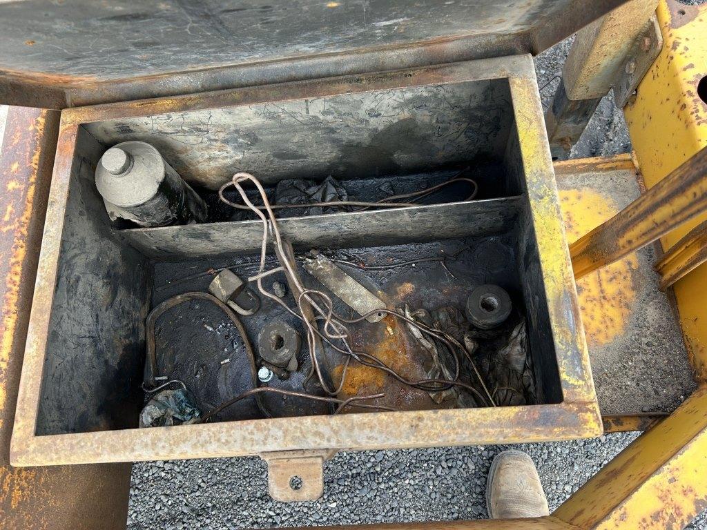 1999 Trail King TK12U T/A Equipment Trailer