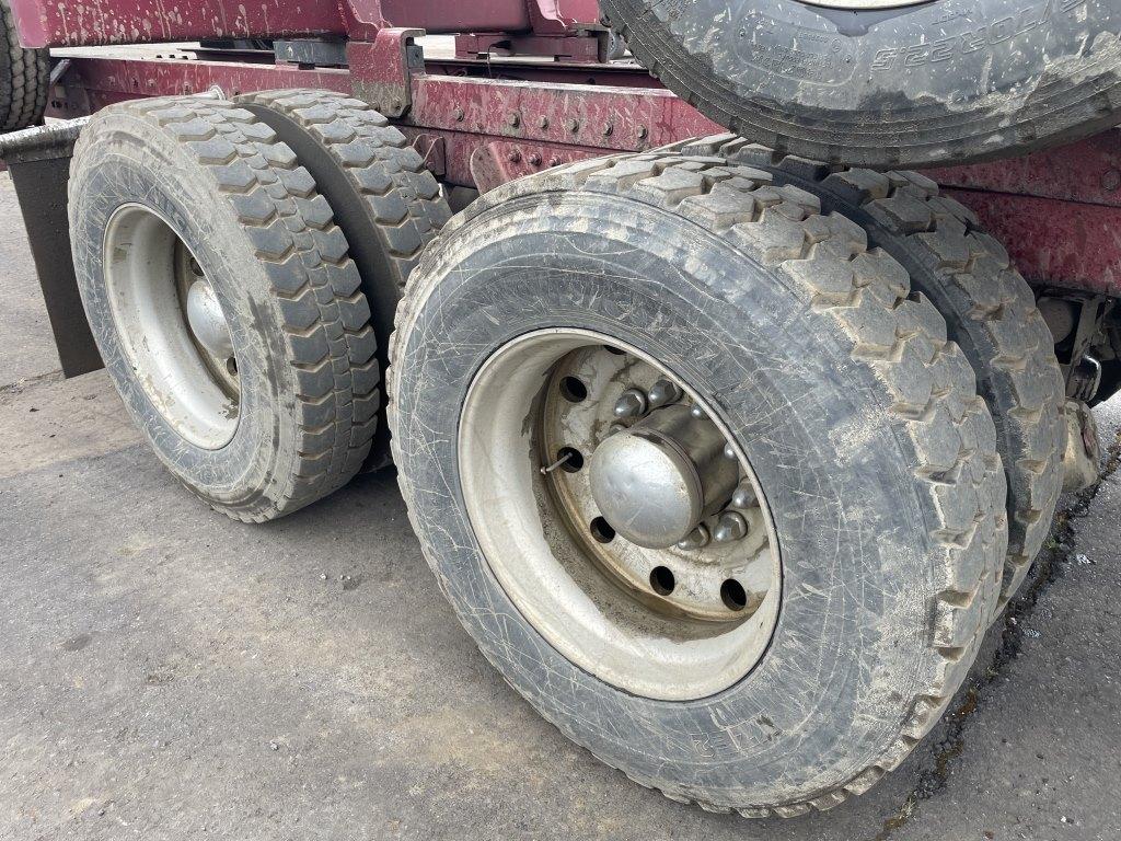 2020 Kenworth T800 Tri-Axle Log Truck