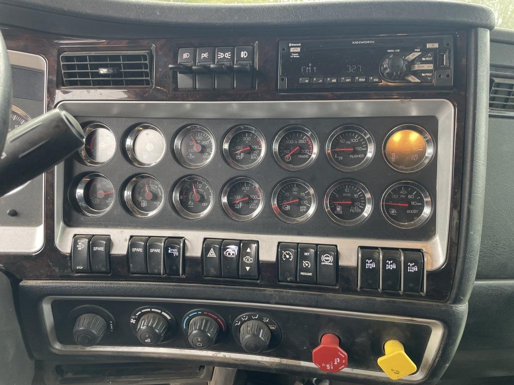 2020 Kenworth T800 Tri-Axle Log Truck