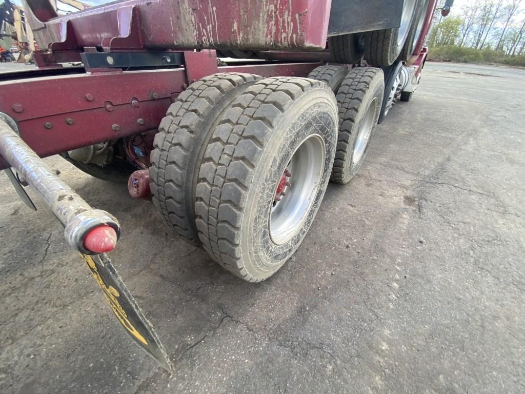 2020 Kenworth T800 Tri-Axle Log Truck