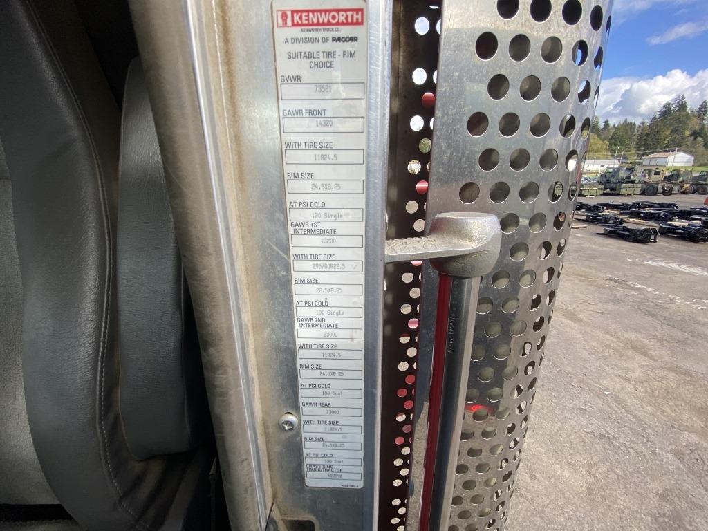 2020 Kenworth T800 Tri-Axle Log Truck