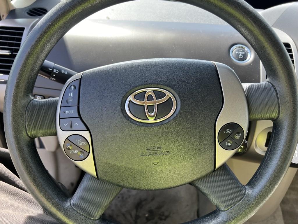 2005 Toyota Prius Hybrid Sedan