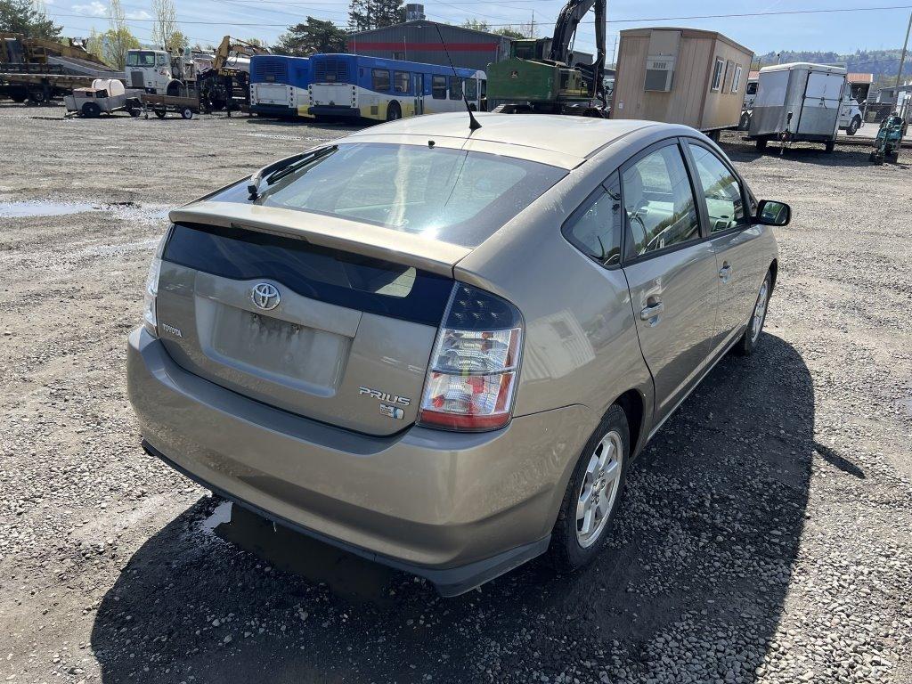 2005 Toyota Prius Hybrid Sedan