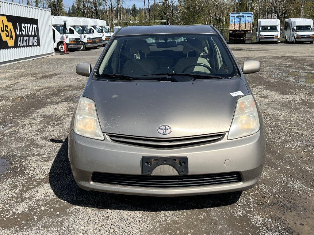 2005 Toyota Prius Hybrid Sedan