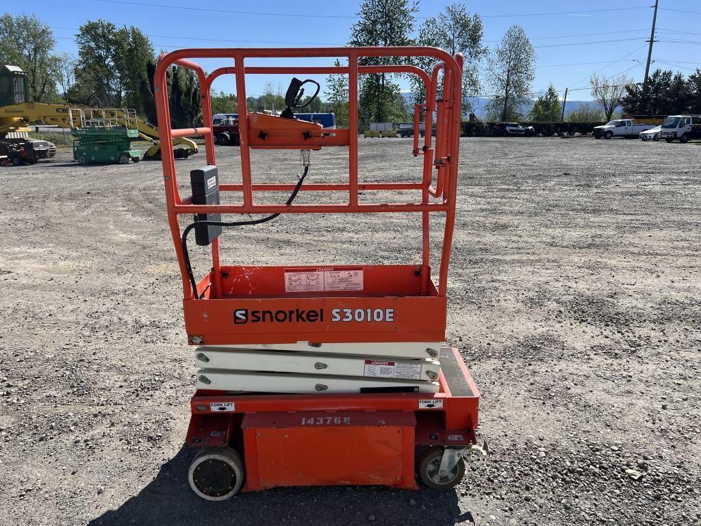 Snorkel S3010E Scissor Lift