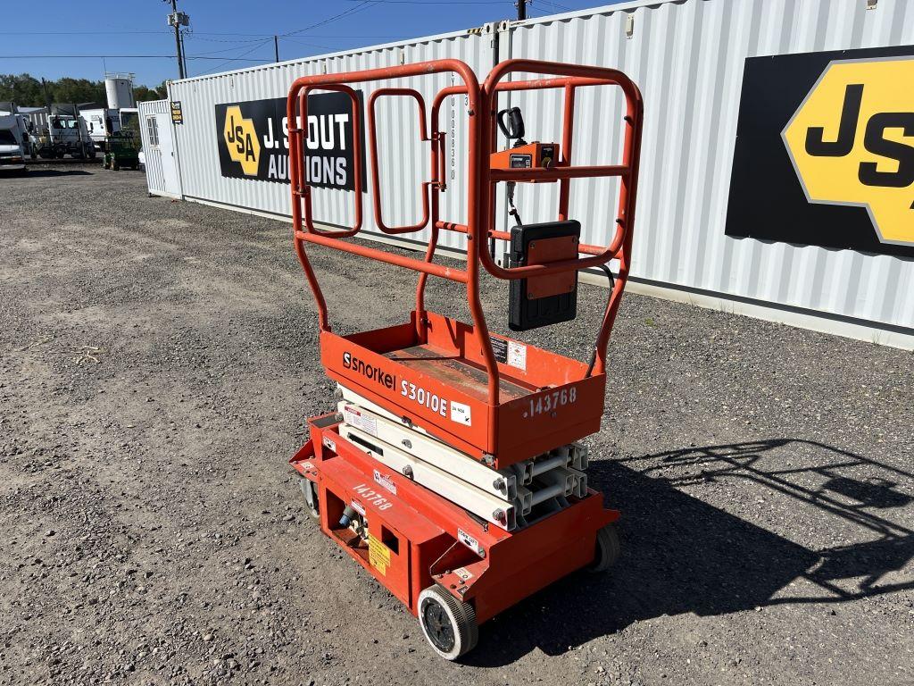 Snorkel S3010E Scissor Lift