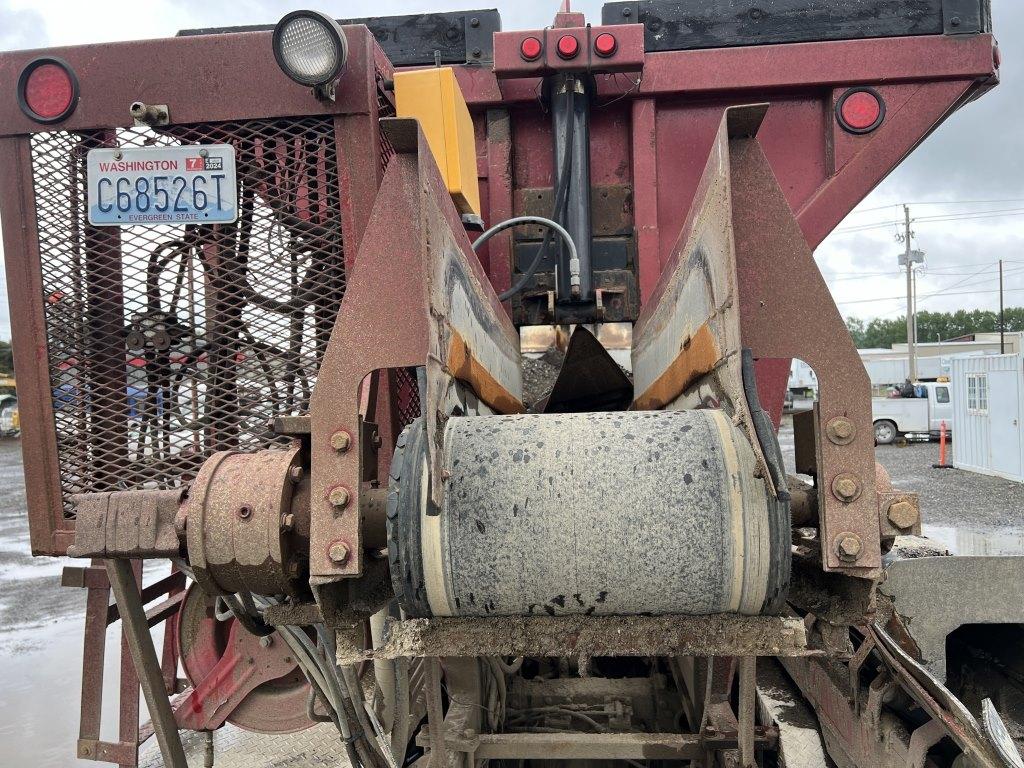 2004 Peterbilt 357 w/CanAmerican Soil King XL19