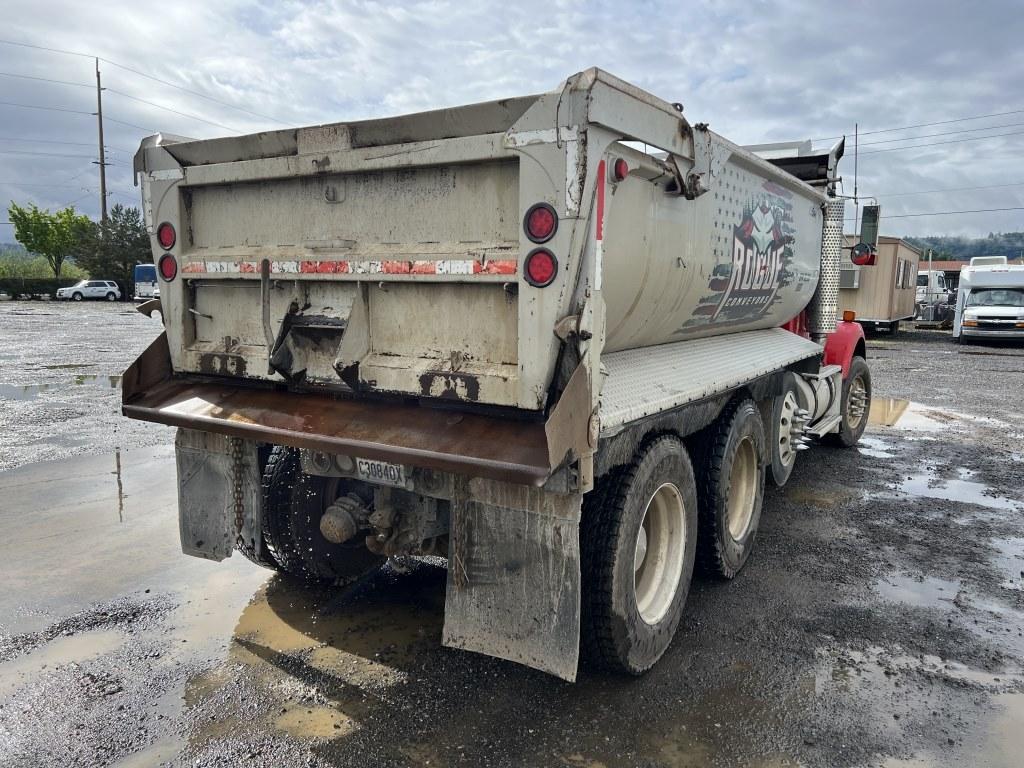 2006 Kenworth T800 Tri-Axle Transfer Truck