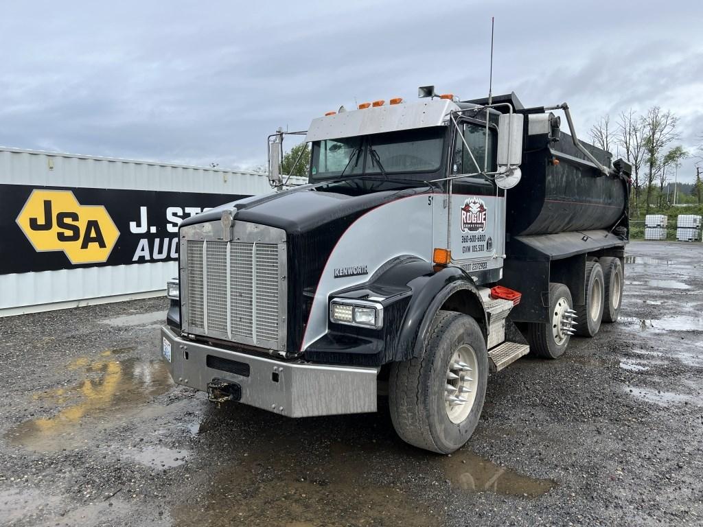 1995 Kenworth T800 Tri-Axle Transfer Truck