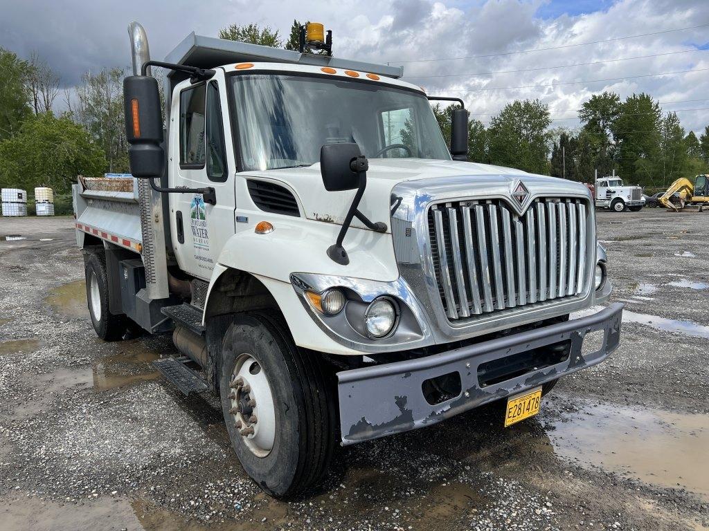 2009 International 7500 S/A Dump Truck