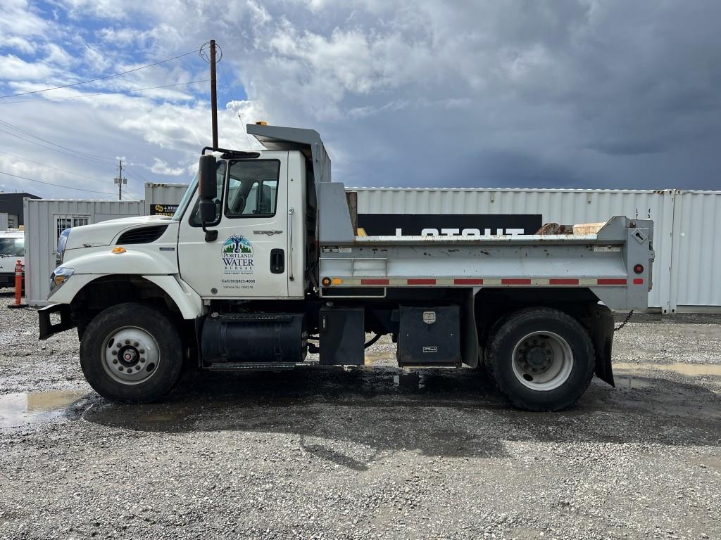 2009 International 7500 S/A Dump Truck