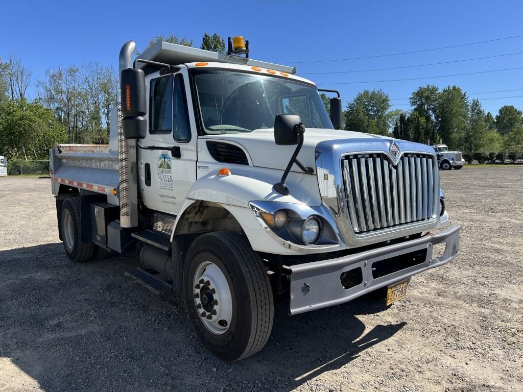 2009 International 7500 S/A Dump Truck