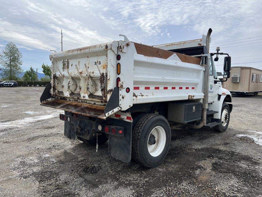 2009 International 4400 S/A Dump Truck