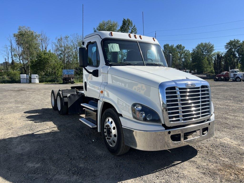 2018 Freightliner T/A Truck Tractor