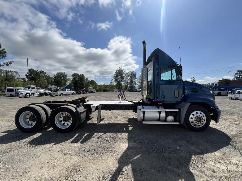 2002 Mack CX613 T/A Truck Tractor