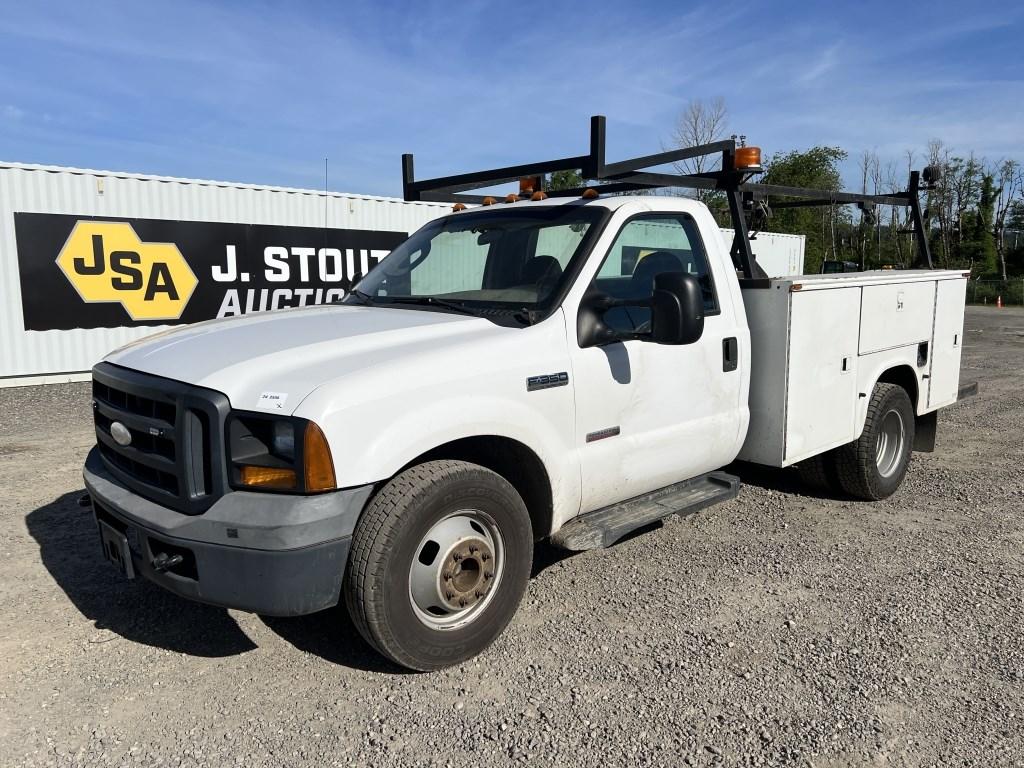 2006 Ford F350 XL SD Utility Truck