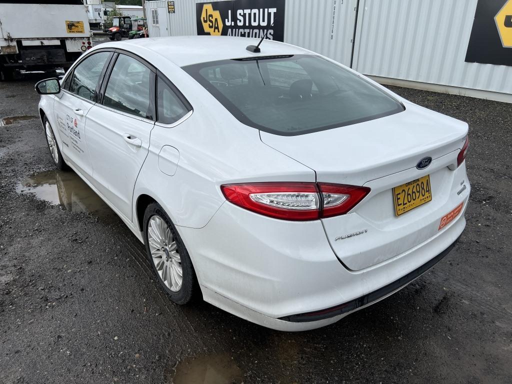 2015 Ford Fusion SE Hybrid Sedan