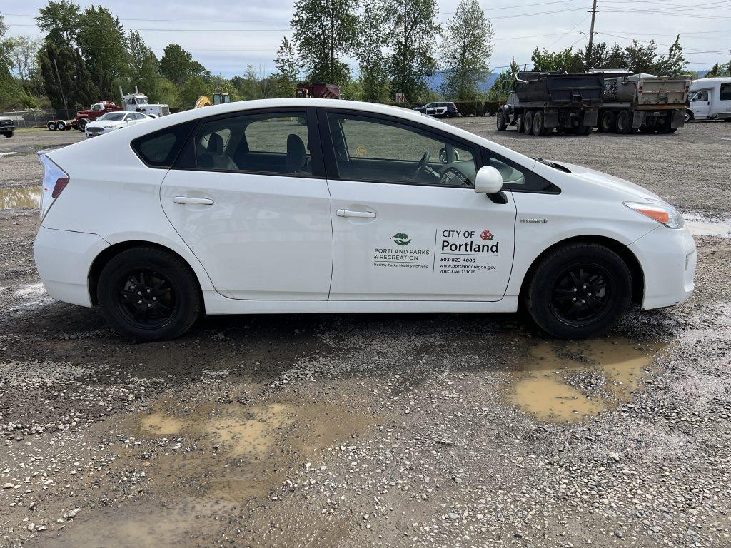 2013 Toyota Prius Hybrid Sedan