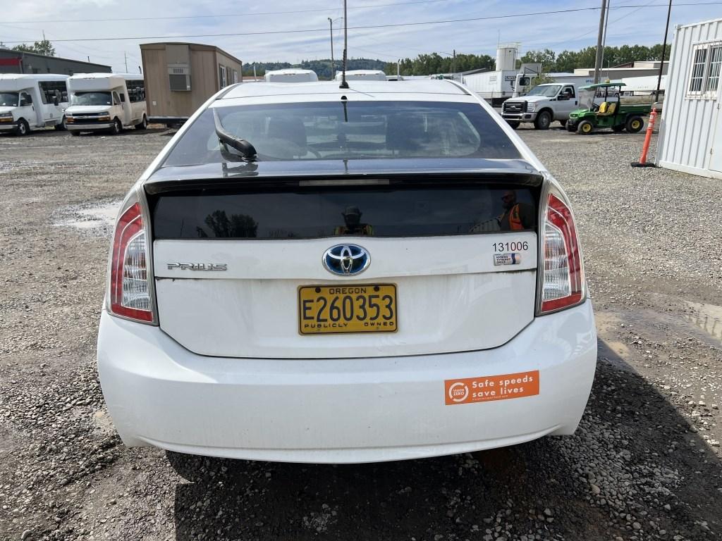 2013 Toyota Prius Hybrid Sedan