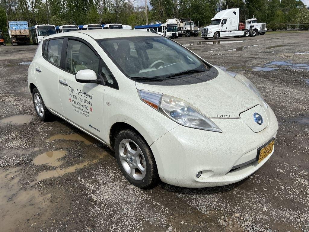 2011 Nissan Leaf Electric Sedan