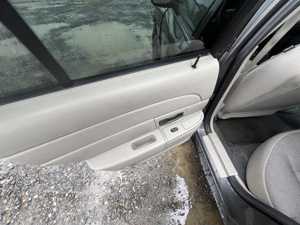 2008 Ford Crown Victoria Sedan