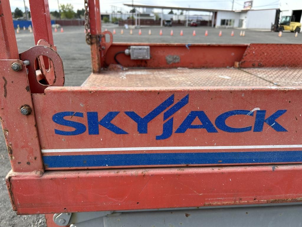 2012 SkyJack SJIII 4626 Scissor Lift