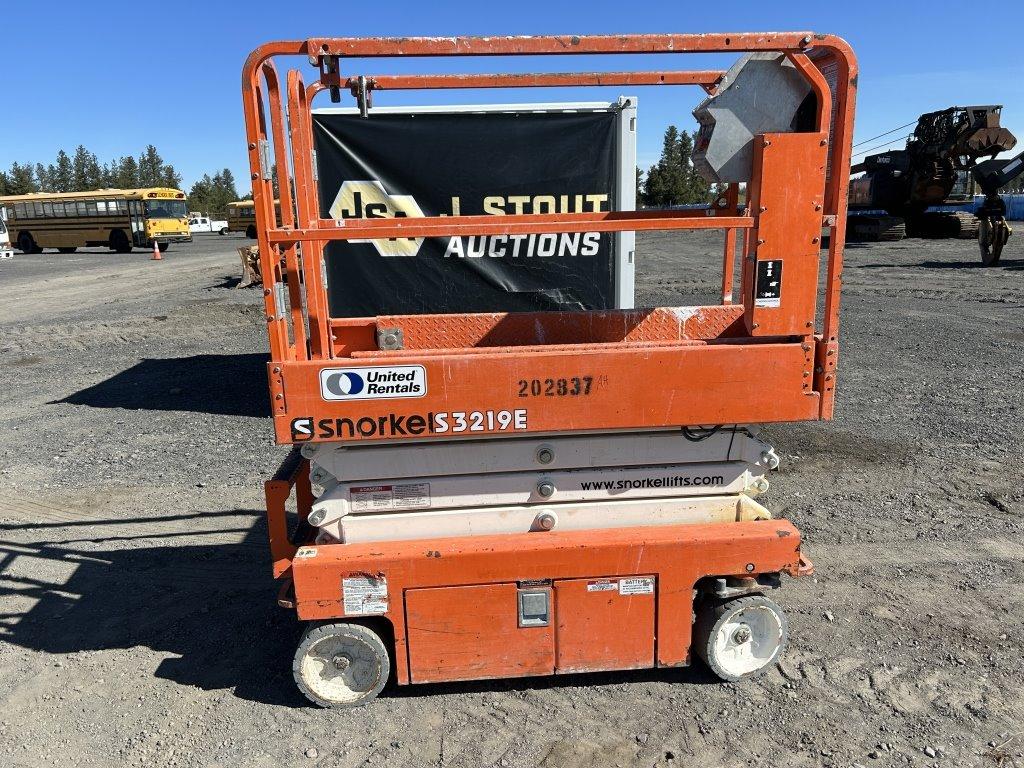 2018 Snorkel S3219E Scissor Lift