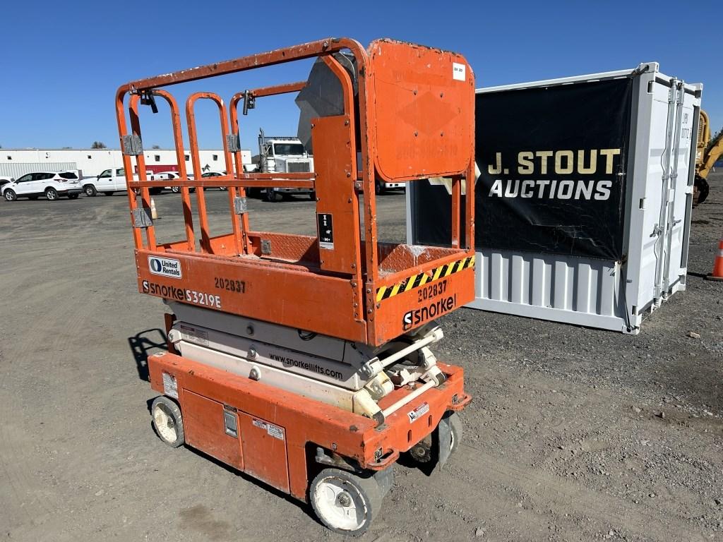 2018 Snorkel S3219E Scissor Lift