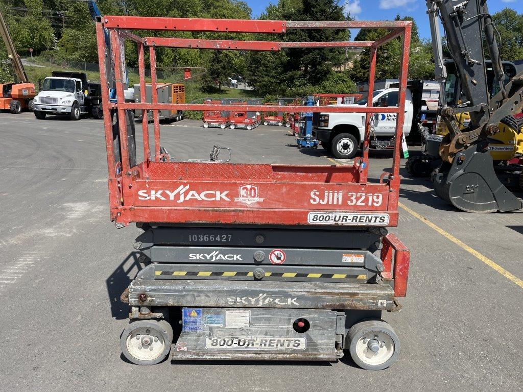 2015 Skyjack SJIII 3219 Scissor Lift