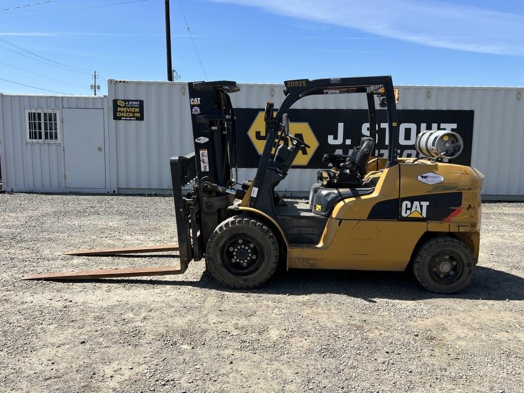 2011 Caterpillar P12000 Forklift