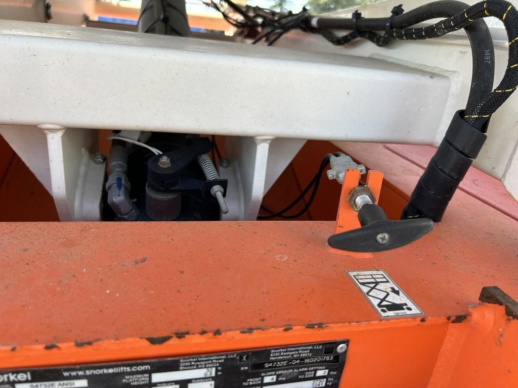 2018 Snorkel S4732E Scissor Lift